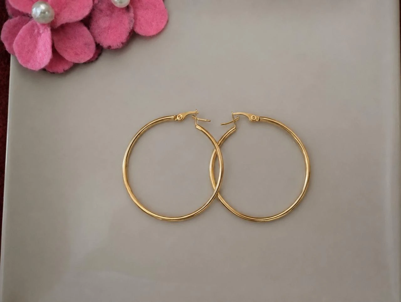 Large Gold Hoop Earrings – Classic & Elegant
